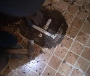 郑州上街区卫生间漏水维修公司为您分享下卫生间渗水如何处理及注意事项